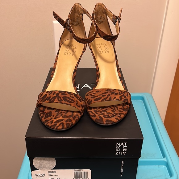 Naturalized cheetah open toe heels - Picture 3 of 6